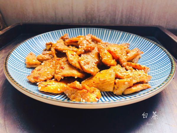 追剧小零食，香辣诱人的鸡胸肉片