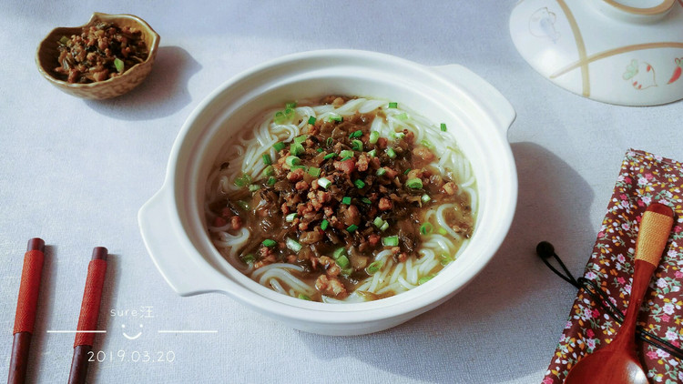 酒酱油肉酸菜粉的做法