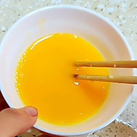 #美食视频挑战赛# 简单的虾仁鸡蛋炒饭的做法图解2