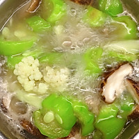 #感恩节烹饪挑战赛#鸡汁丝瓜排骨汤的做法图解8