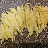 #轻食季怎么吃#家常土豆丝的做法图解1