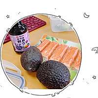 三步完成，很高级的牛油果➕蟹肉沙拉#餐桌上的春日限定#的做法图解1