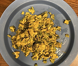 春天的味道，三分钟快手菜，香椿炒鸡蛋！的做法
