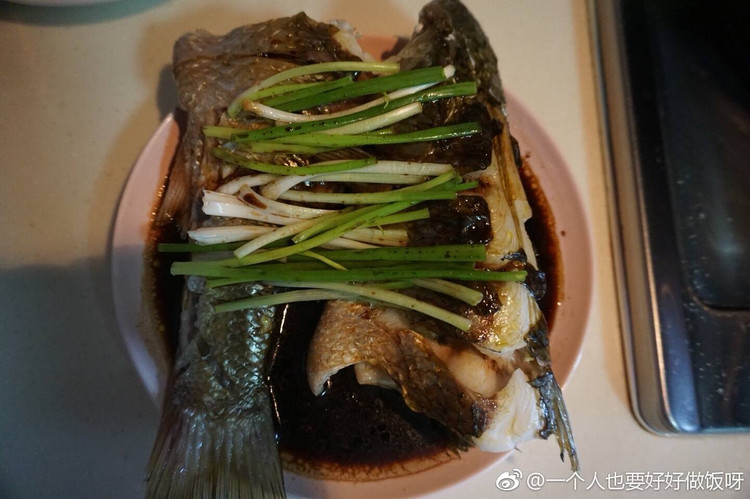 清蒸鲈鱼的做法
