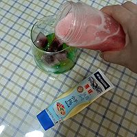 #在夏日饮饮作乐#清凉葡萄杨梅瓜汁的做法图解3