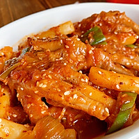 #暖冬酱在手，嗨吃部队锅#韩式辣鸡爪年糕的做法图解11