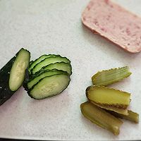 #未来航天员-健康吃蛋#黄瓜鸡蛋三明治的做法图解2