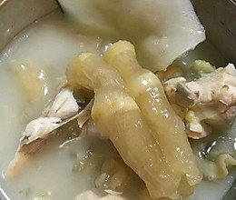 小红鱼胶海底椰煲鸡汤的做法