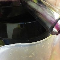 姹紫嫣红—火龙果甘蓝汁的做法图解6