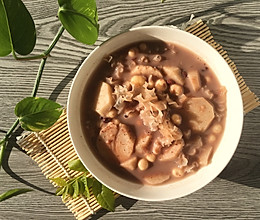 【奶香红豆银耳鸡头米芋头羹】超级营养超级好吃电饭煲版的做法