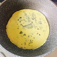 宝宝辅食·葱香虾皮鸡蛋馅饼的做法图解5