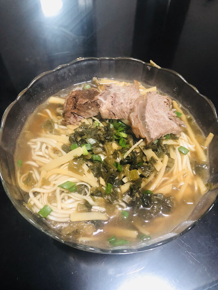 咸菜冬笋丝面的做法