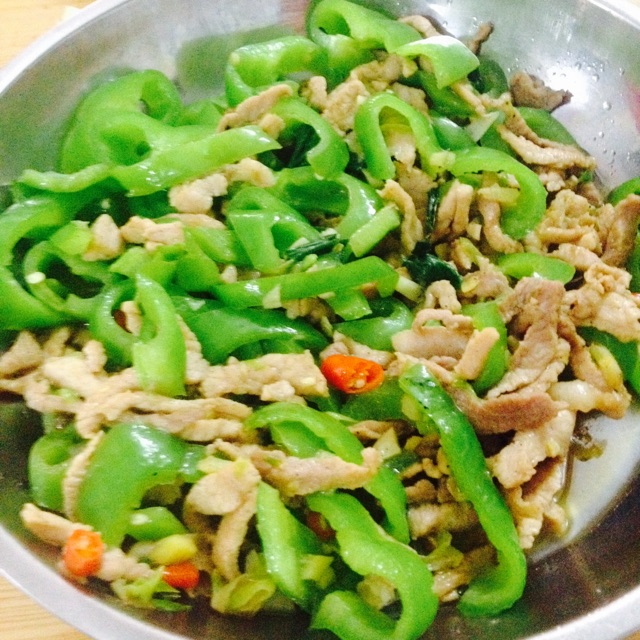 青椒炒肉丝的做法图解2