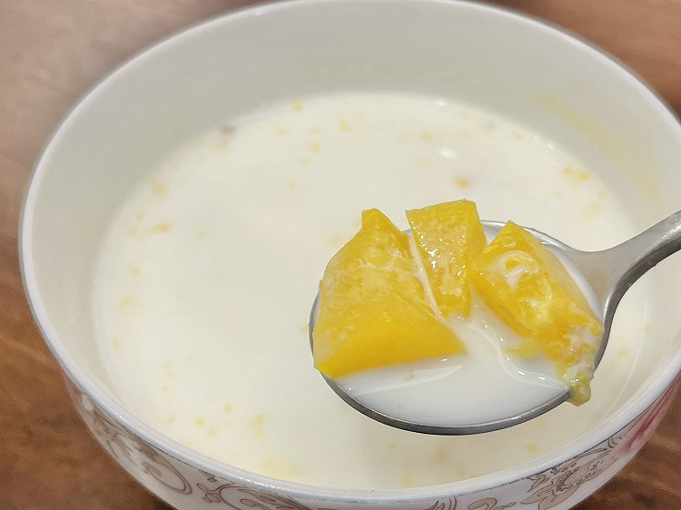 鲜奶炖木瓜的做法