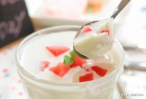 西瓜酸奶冻 宝宝辅食食谱的做法