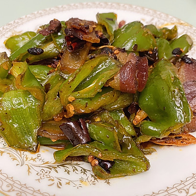 青椒炒腊肉～米饭好搭档