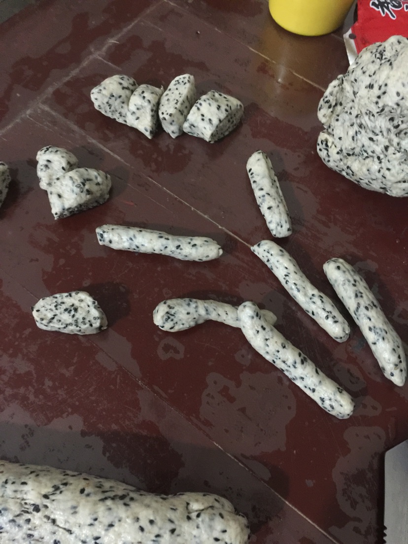 香酥小麻花的做法图解2