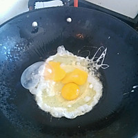 自种蒜黄炒鸡蛋的做法图解4