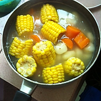 玉米胡萝卜马蹄猪骨汤的做法图解11