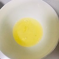 红丝绒蛋糕卷的做法图解2