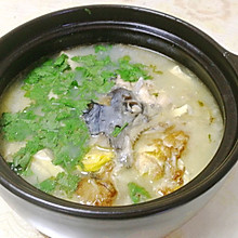 鲑鱼头豆腐汤