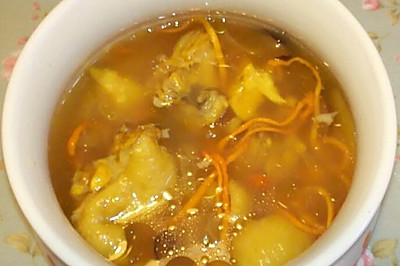 虫草花炖鸡汤