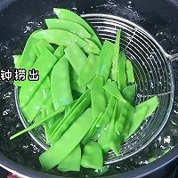 #味达美星厨X小厨中秋团圆宴#荷兰豆炒火腿的做法图解1