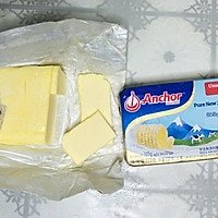 松软炼乳黄油面包的做法图解3