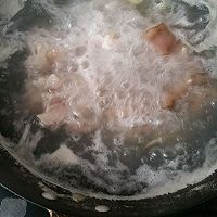 猪蹄黄豆汤的做法图解1