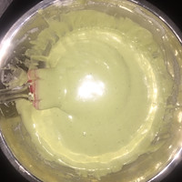绿罗裙（无油不开裂的抹茶蛋糕卷）的做法图解3