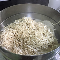 豆角焖面的做法图解2