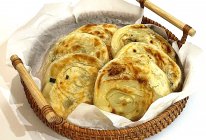 外面酥脆层次分明的葱油酥饼的做法