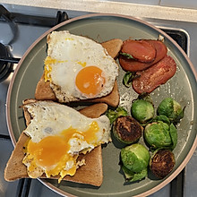 十分钟早餐：单面煎蛋和吐司