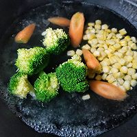 一定给孩子多做这道小吃，好吃营养均衡，孩子们超爱的做法图解3