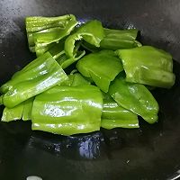 肉未虎皮青椒超级下饭的做法图解4