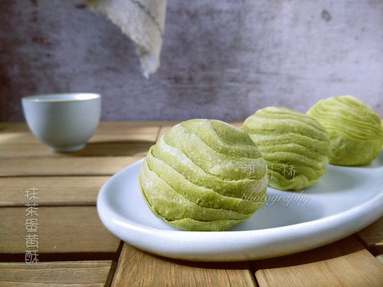 抹茶蛋黄酥的做法