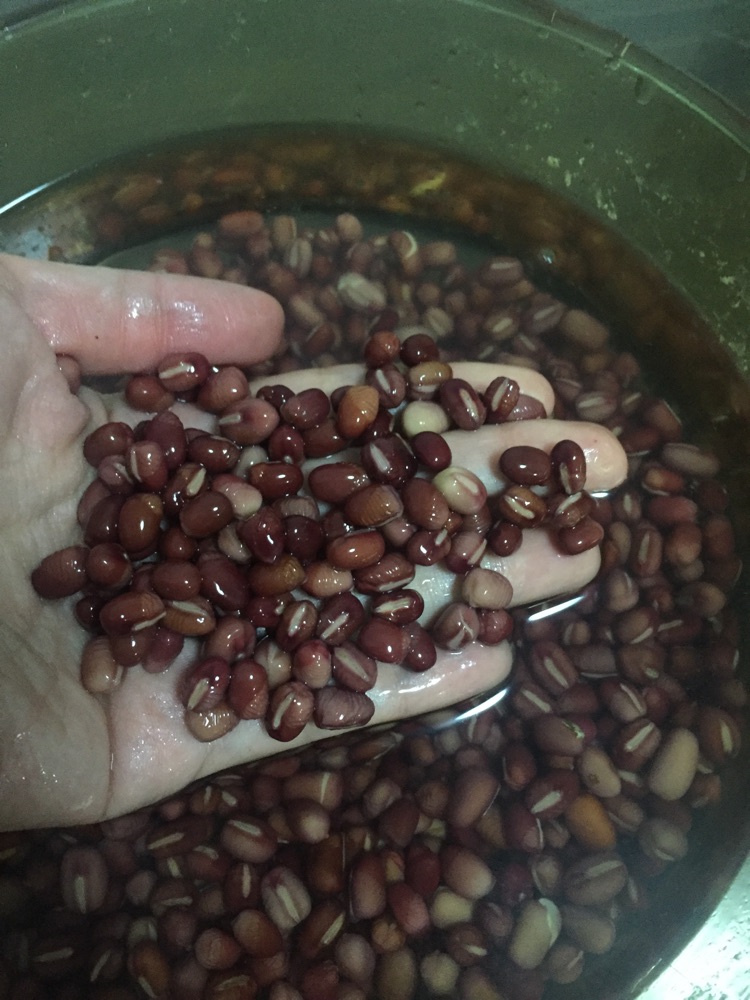 芋圆红豆汤的做法图解1