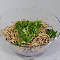 紫甘蓝拌豆腐丝的做法图解2