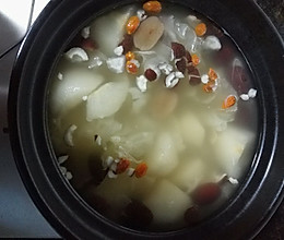 海椰皇雪梨汤的做法