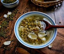 #炎夏消暑就吃「它」#冰糖百合绿豆汤的做法
