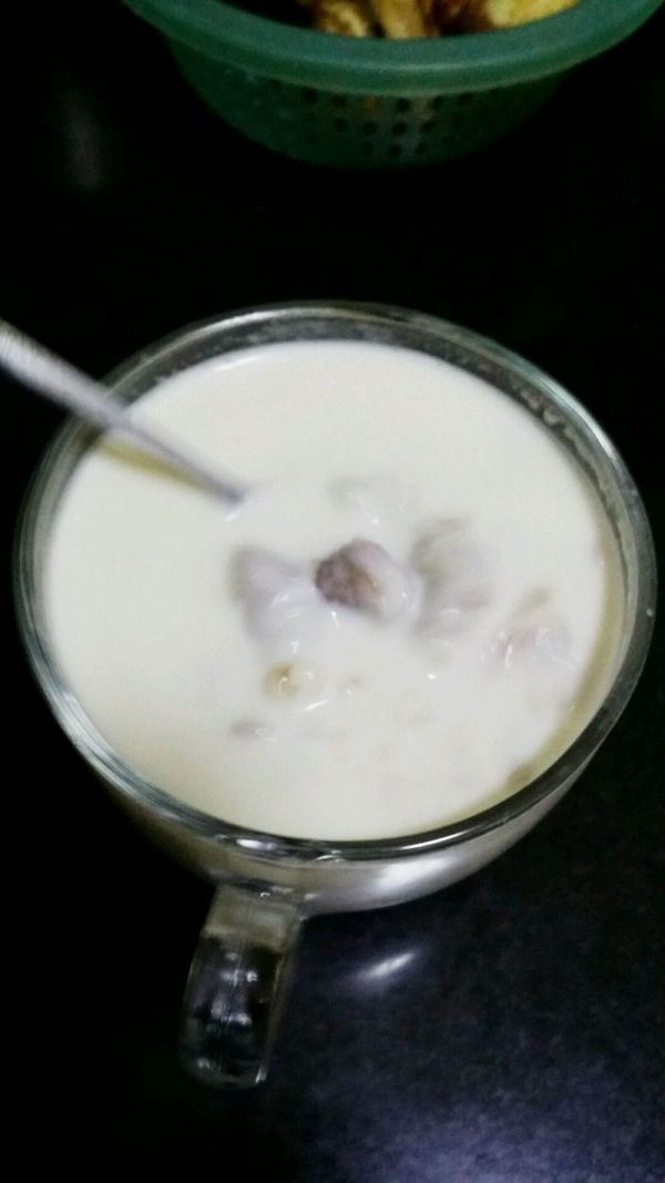 鲜芋薏米牛奶