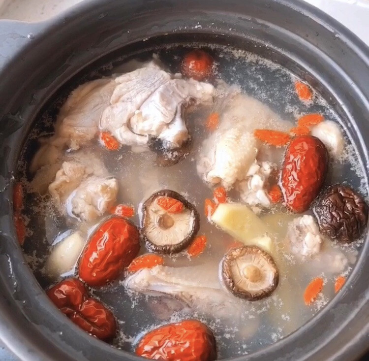砂锅鸡汤的做法