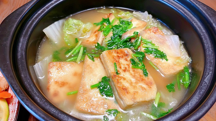 鲜到骨头里的鸡汁白菜豆腐煲的做法