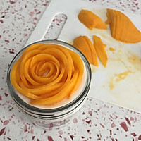 麦片酸奶芒果杯的做法图解7