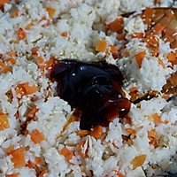 快手早餐，鸡肉胡萝卜炒饭的做法图解6