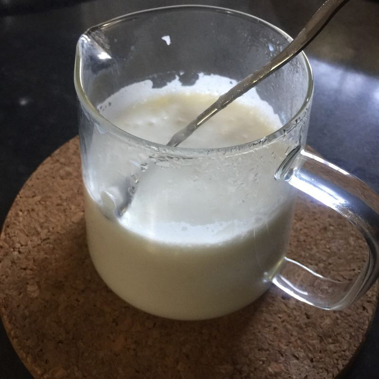 牛奶鲜椰露的做法