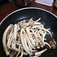 【黑木耳、竹丝鸡香焖茶树菇】的做法图解5