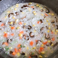 私房菜—胡萝卜玉米香菇海参粥的做法图解15