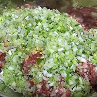 猪肉白菜水饺的做法图解1