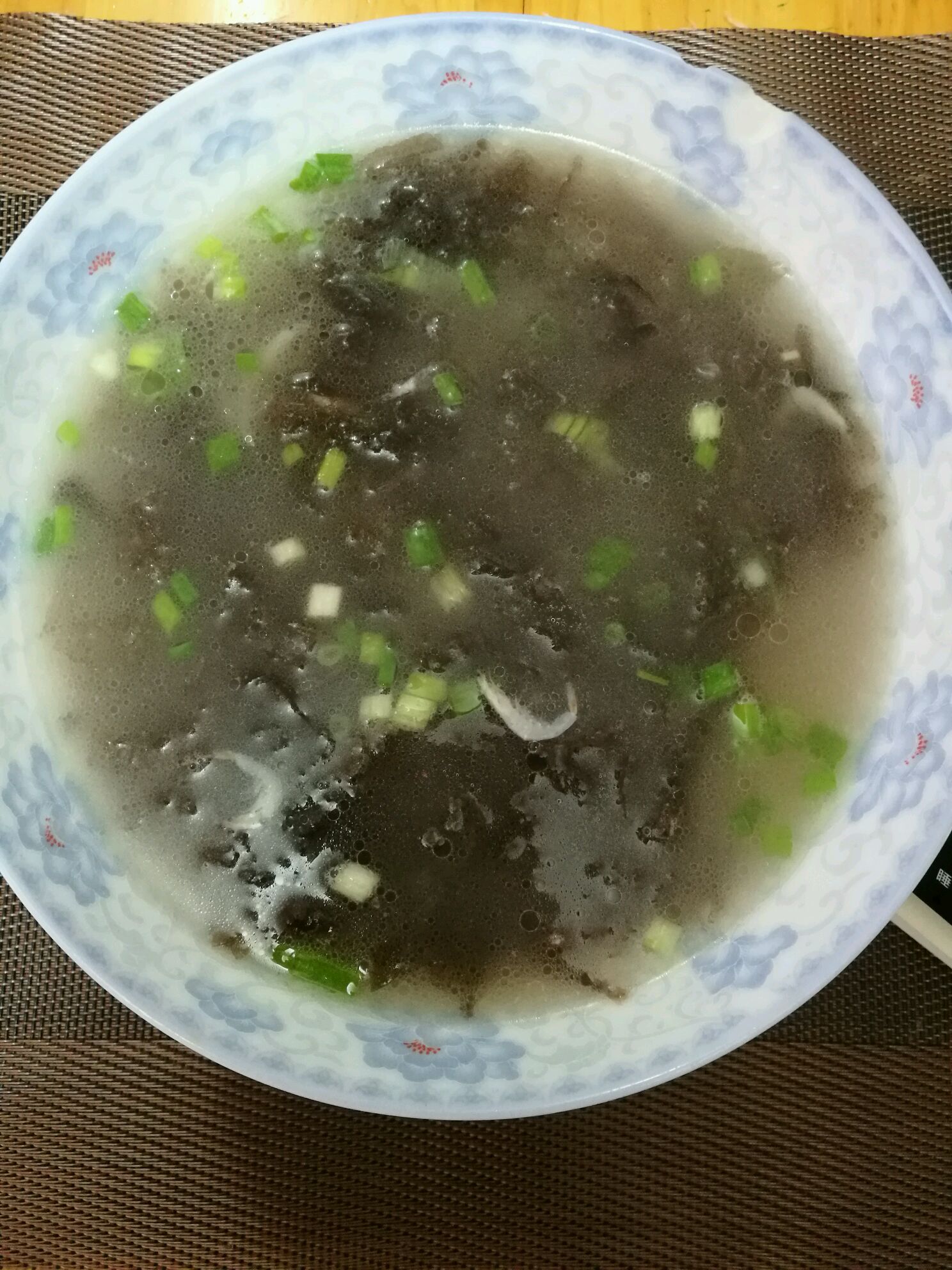 墨鱼丸紫菜汤怎么做_墨鱼丸紫菜汤的做法_豆果美食